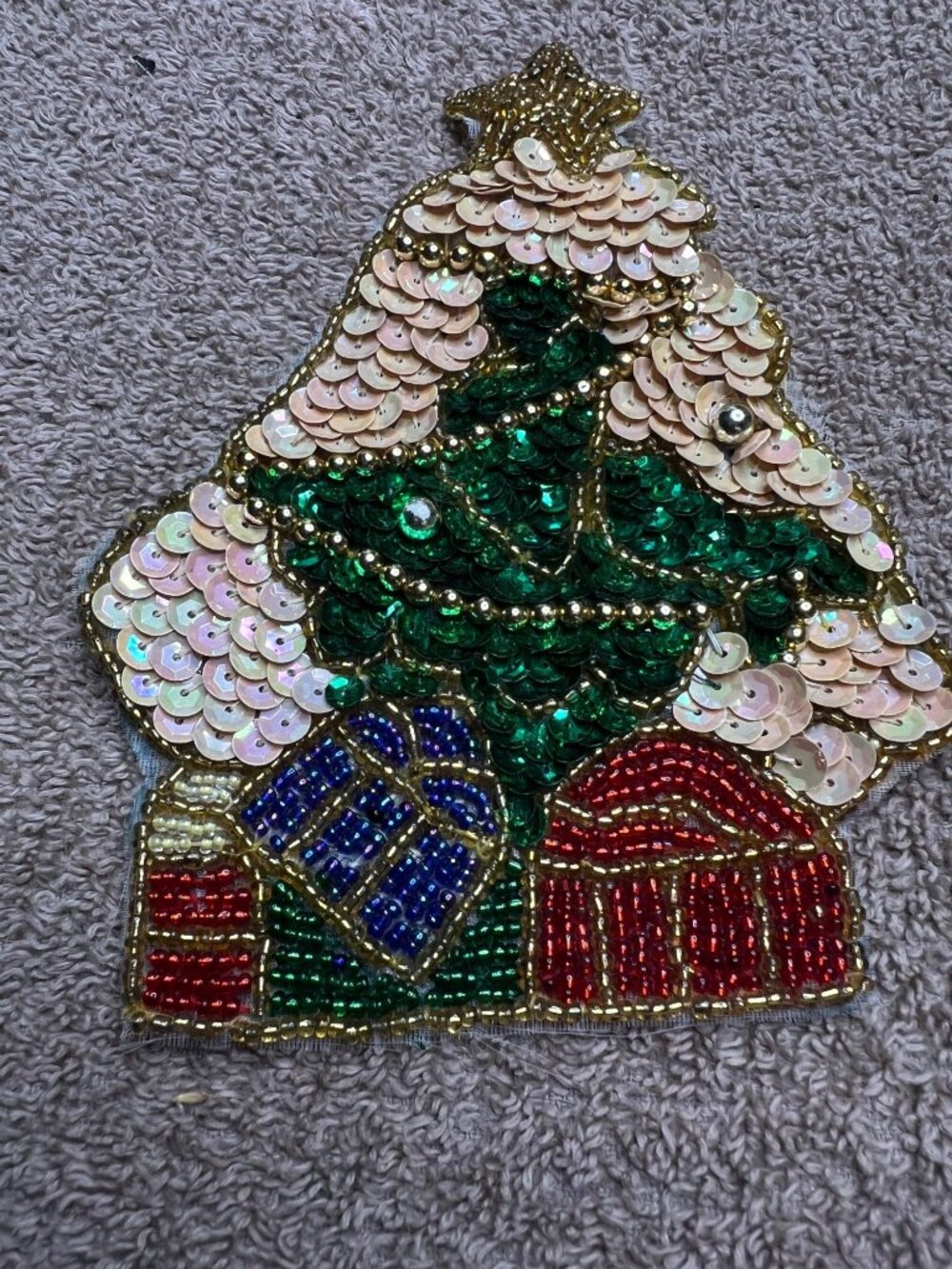 Vintage Sequin Santa and Tree Appliqué Brooch Pins Festive Detailing Handmade - Picture 10 of 11